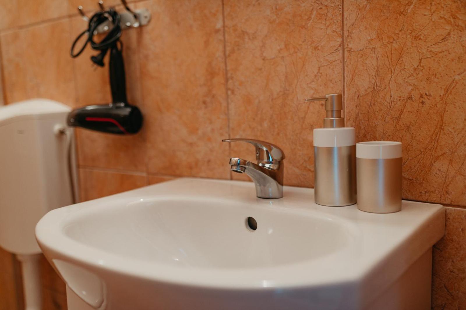 Flh - Apartament Mai Cu Aroma De Cafea Si Ceai Сибиу Экстерьер фото