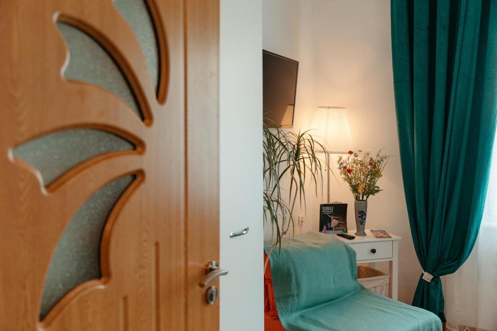 Flh - Apartament Mai Cu Aroma De Cafea Si Ceai Сибиу Экстерьер фото