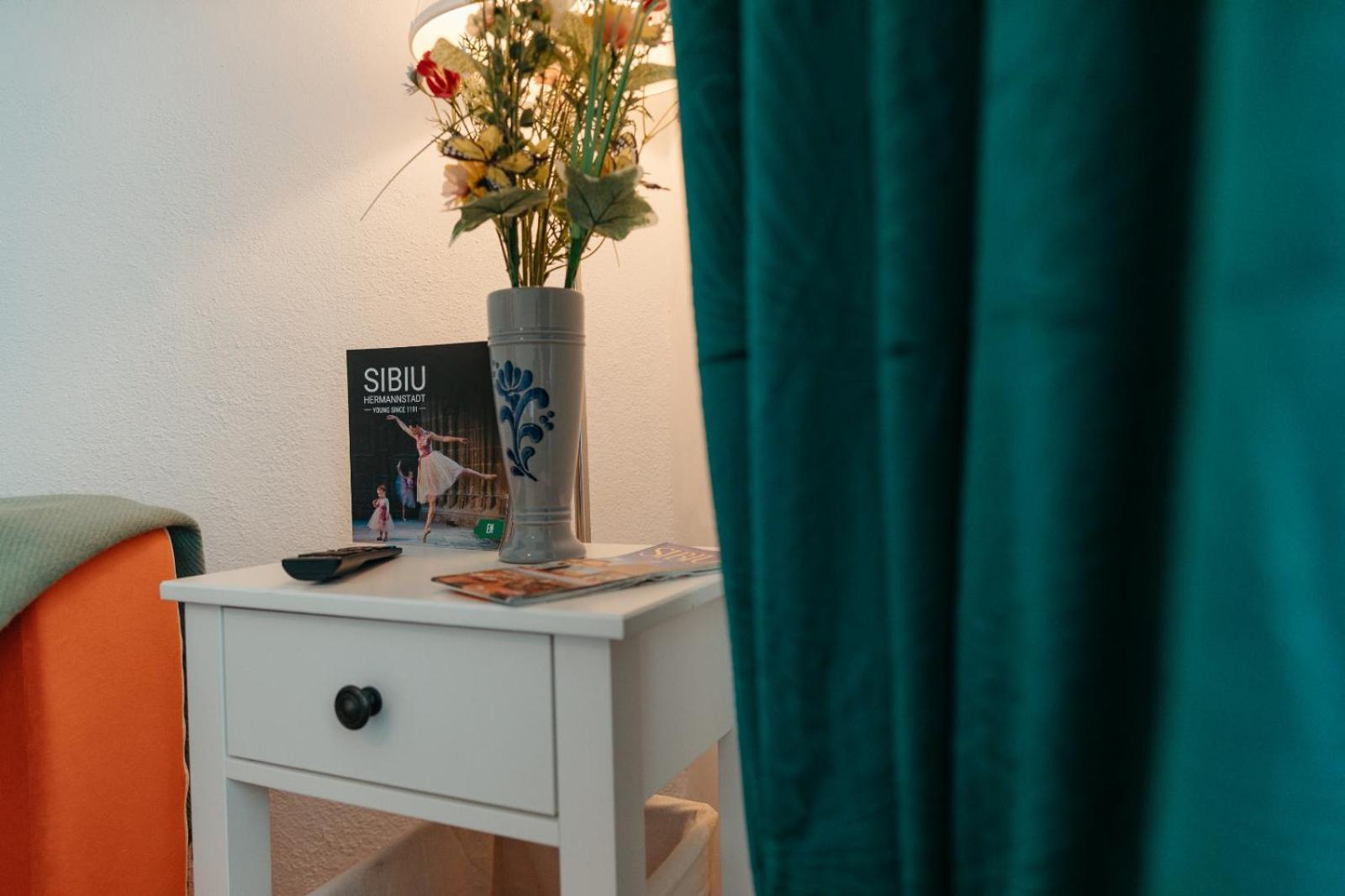 Flh - Apartament Mai Cu Aroma De Cafea Si Ceai Сибиу Экстерьер фото